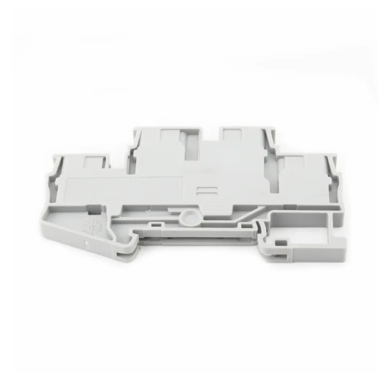 PTTB4-syöttö Din-kiskon päätelohkon kautta